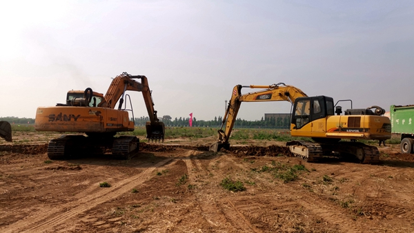 1588338640.jpg 6接待中心工程開始土方開挖施工2.jpg